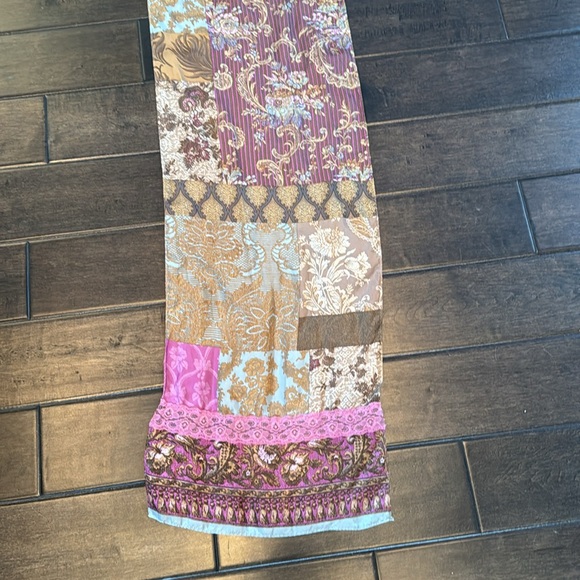 ๐3/$15 Elegant Multicolor Scarf - Picture 8 of 10